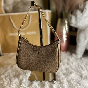 Jet Set Charm Small Logo Pochette